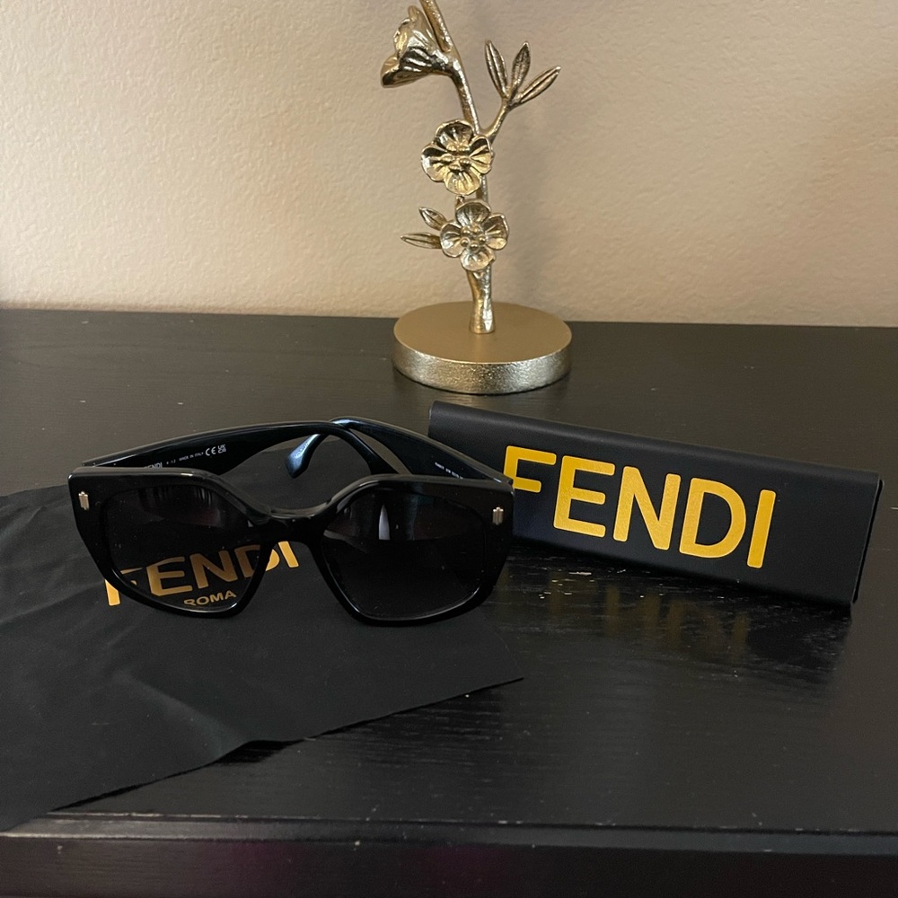 Fendi Glossy Black Eyewear